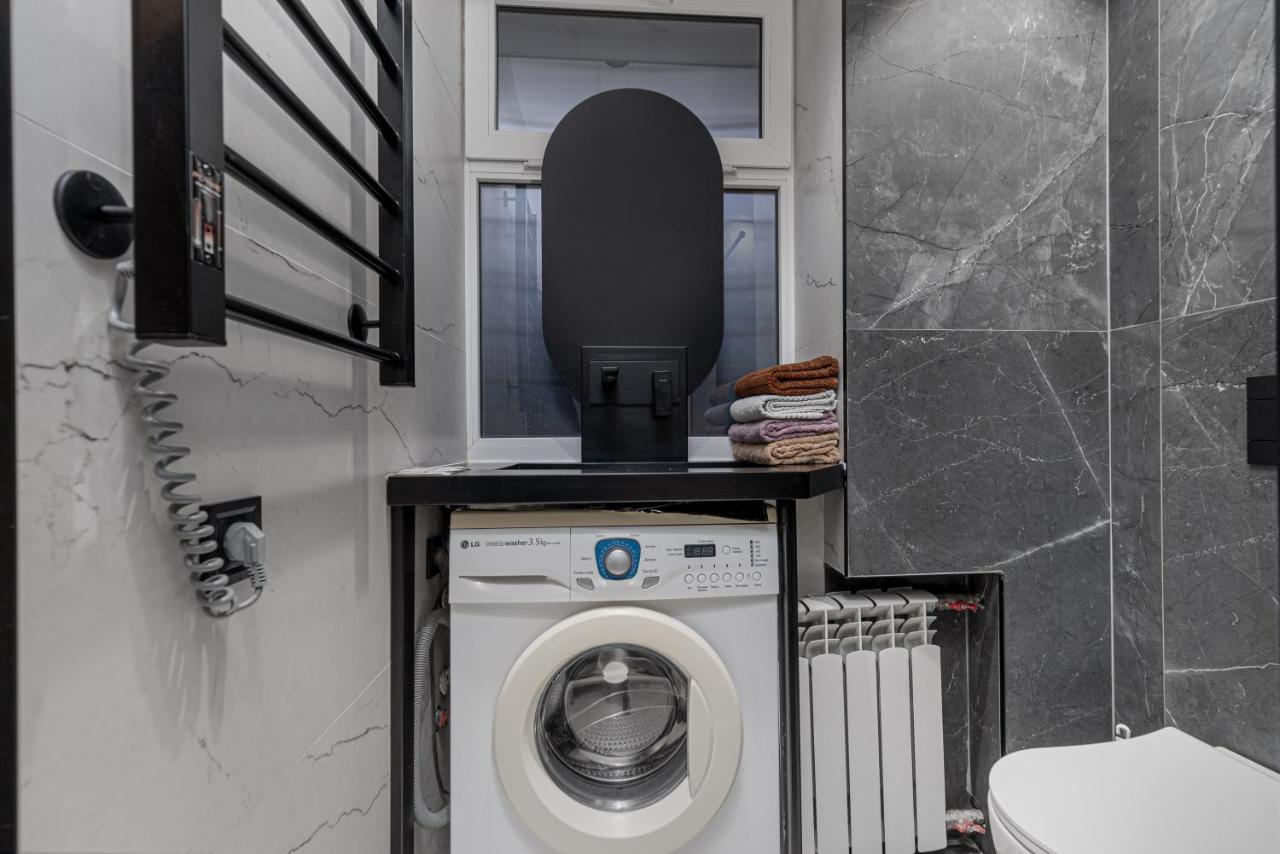 Bloody Lisa Design Apartment 오데사 외부 사진